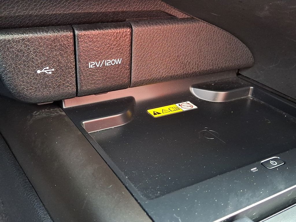 2022 Toyota Camry XSE Auto AWD (Natl) photo 22